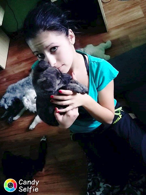 Michaela- petsitter Chvalovice nebo Páníček pro psi kočky