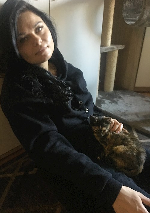 Alexandra- petsitter Praha or Pet nanny for dogs cats 