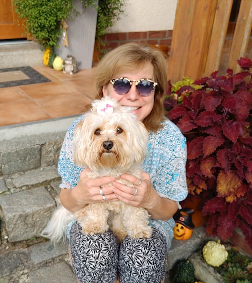 Mili- petsitter Osek or Pet nanny for dogs cats