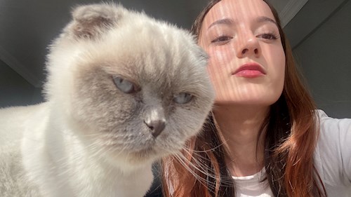 Beyzanur- petsitter Prague or Pet nanny for dogs cats