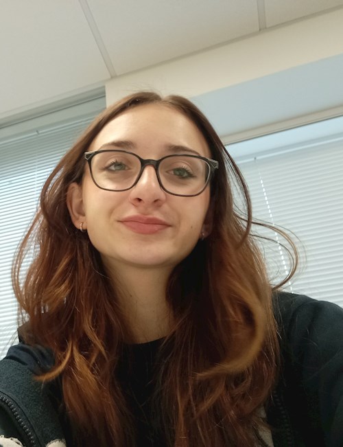 Veronika- petsitter Praha or Pet nanny for dogs cats