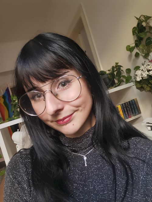 Anna- petsitter Praha or Pet nanny for dogs cats