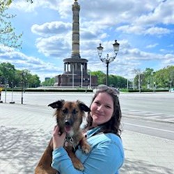 Nikola - pet sitter kočky psi Praha 4