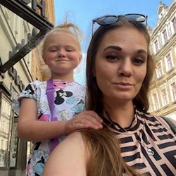 Eliška - pet sitter kočky psi praha 8