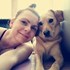 Petra + stapan de animal de companie care a apelat la un pet sitter in loc de pensiune canina sau pet hotel