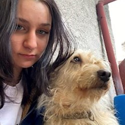Eliška - pet sitter kočky psi Stochov