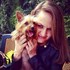 Evgenia + stapan de animal de companie care a apelat la un pet sitter in loc de pensiune canina sau pet hotel