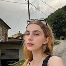 Olivia - pet sitter kočky psi Praha