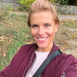 Karolína - pet sitter kočky psi Praha