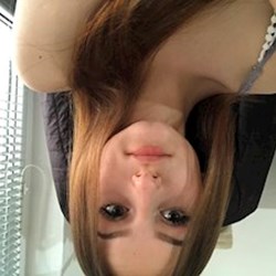 Adrienn - pet sitter cats dogs Praha