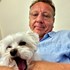 jan + stapan de animal de companie care a apelat la un pet sitter in loc de pensiune canina sau pet hotel
